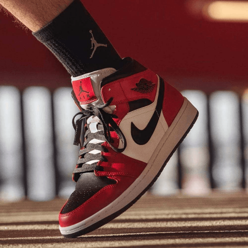 Jordan 1 best sale chicago black toe